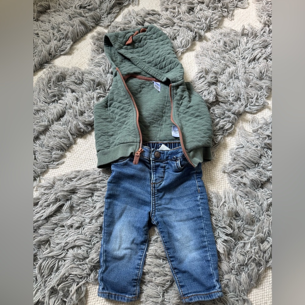 Carter’s - Dino vest and jeans - 6M